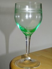 1 ANCIEN VERRES A VIN ROUGE