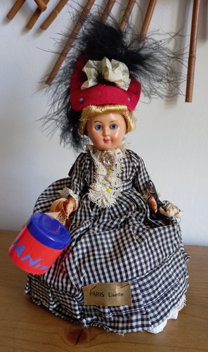 Poupée régionale ancienne - poupÉe,