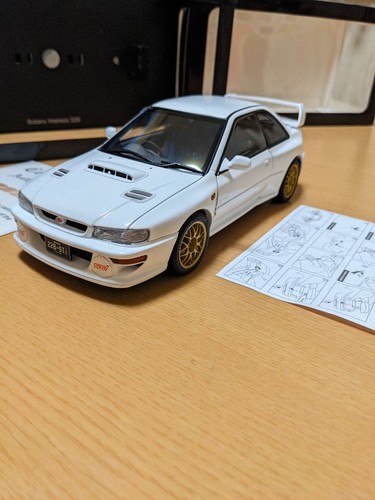 Autoart subaru impreza - 1/18,