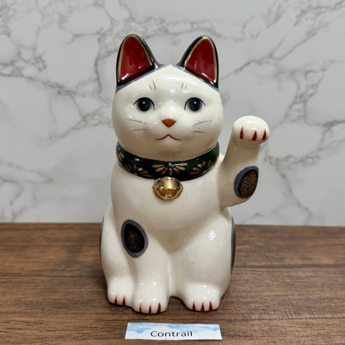 Maneki neko beckoning - maneki,