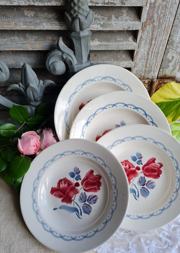 Anciennes assiettes creuses - anciennes,