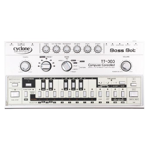 Cyclone analogic bass - cyclone, bot