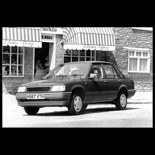 Photo 015977 vauxhall nova - photo,