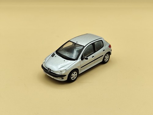 Peugeot 206 berline - 1/43,