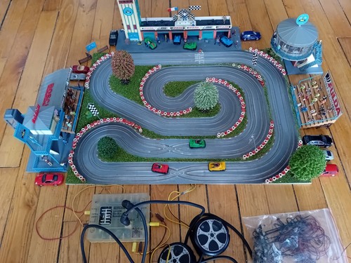 Circuit kart avec batiments - avec,