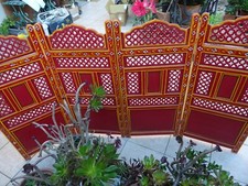  beau paravent style asiatique  bois sculpté ,peint  ,,cacher le petit coin????