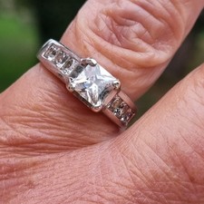 Bague Argent Massif Solitaire Carré Et Pierres Brillantes -T 57-58 