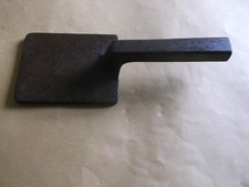 ancien outil de métier en fonte - usage et profession à déterminer