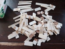 LOT DE JETONS EN OS ANCIENNEMENT COLLES PLUS DE 100 POUR LA DECO PIECES MEUBLES