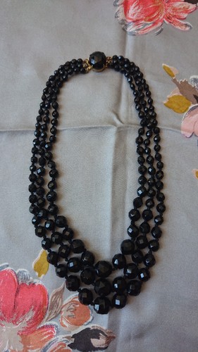 Superbe collier ras cou - ras,