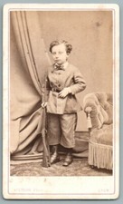 CDV 1870 Petit garçon à la carabine Photo Ancienne Victoire Lyon Enfant Kind Boy