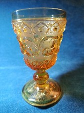 Verre en verre transparent moulé de couleur cognac. Portieux .