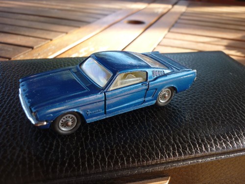 Corgi toys 320 - toys, mustang