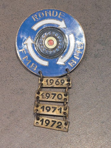 Insigne médaille émaillé - , la