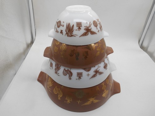 Vintage Set of 4 Pyrex Early