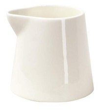Pot à lait en porcelaine 130