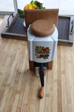 Ancien moulin à café mural marque AS  trémie décor fleurs des champs.