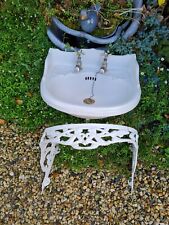 RARE ANCIEN PETIT LAVABO SALLE DE BAIN PORCELAINE ROBINET GRILLES DENTELLE FER