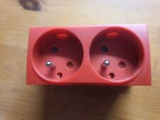 Hager SYSTO WS132 - Prise de Courant Double 2P+T spécial goulotte ROUGE Detrompe