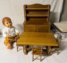 Ensemble de meubles de poupees anciennes en bois annees 40/50