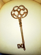 Clé ancienne géante en laiton, bel objet déco