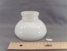 ancien abat jour en opaline à poser pour lampe ou lustre Ø base 108 mm (DF15)