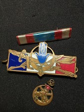 E3/05/25(REF23677) Petit lot d'insignes militaires Algérie AFN french medal