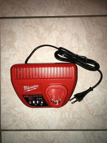 Chargeur milwaukee c12c c - -, 12