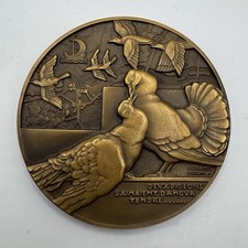 Médaille artistique signée Vernon " Couple De Pigeons " - bronze