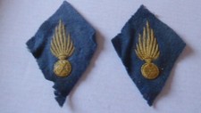 2 insignes tissus sous tache