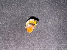 (V5) PINS BADGE ENAMEL VINTAGE COLLECTION BIERE FISCHER MASCOTTE LOGO