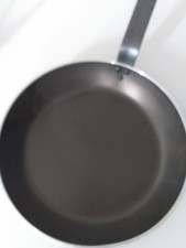 Poêle  BOURGEAT aluminium Diametre 32 cm neuve