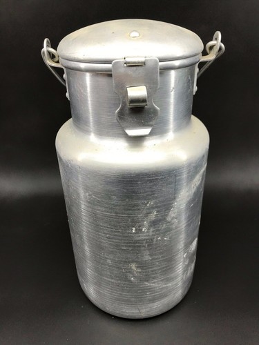 Ancienne berthe pot lait - lait, en
