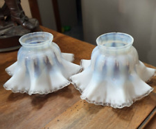 2 TULIPES OPALESCENTE POUR     LUSTRE LAMPES APPLIQUES