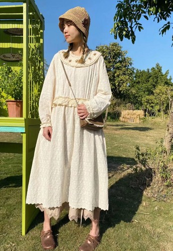 Robe brodée rétro mori - brodée,