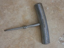 Coup de poing gibelet, outil ancien PEUGEOT de vigneron