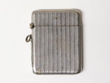 Ancien Briquet à Essence