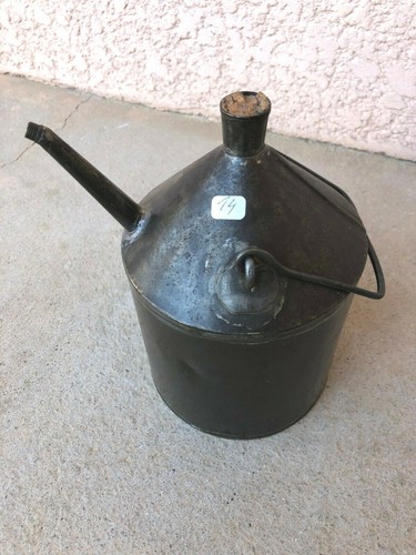 Old tool outil - ),