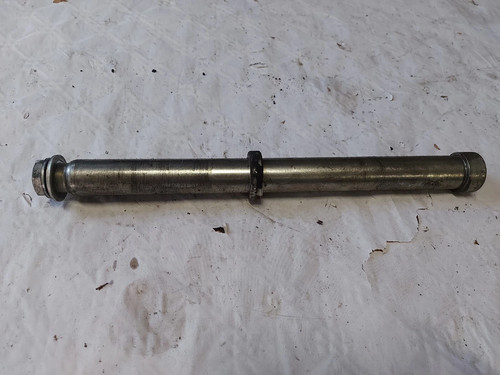 Axe roue arriere gilera - gilera, gp