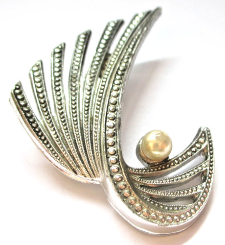Ancienne légère broche
