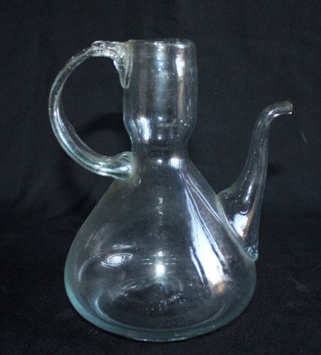 Très ancienne carafe verre - très,