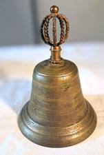 JOLIE CLOCHE EN BRONZE AVEC SA