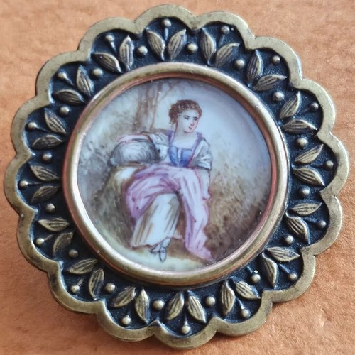 Bouton miniature sous verre - miniature,