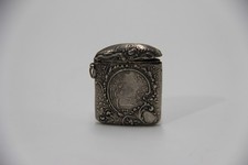 Pyrogène Art Nouveau en argent massif monté en briquet