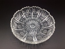 Petite coupelle en cristal blanc soufflé taillé de Bohème XXème