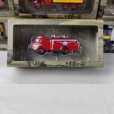 CAMION D'AUTREFOIS RENAULT GALION CITERNE ESSO 1956 N°66 1:43 IXO POUR ALTAYA