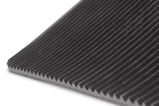 Tapis caoutchouc strié 10m x