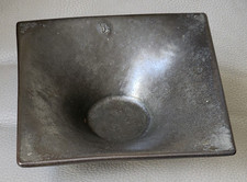 Vide-Poche en Céramique noir, Travail du Céramiste "Michel Lévêque (1934-2019)"