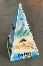 49 - PRESENTOIR PYRAMIDE COLLECTION 10 PIN'S VOLVIC AVENTURES