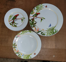 12 assiettes marque Barbier